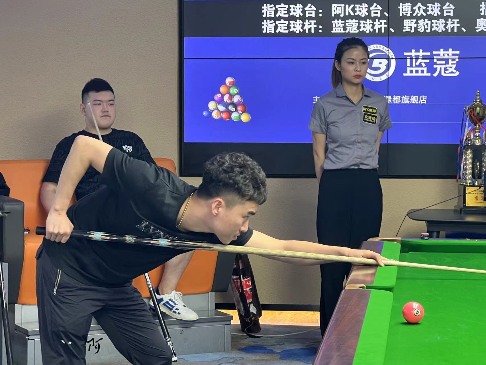 六台：什琴斯尼已同意加盟巴萨，下周将成为巴萨球员