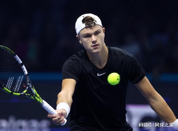 姜至鹏：省港杯罚点球压力太大了 感谢深圳新鹏城认可了我.